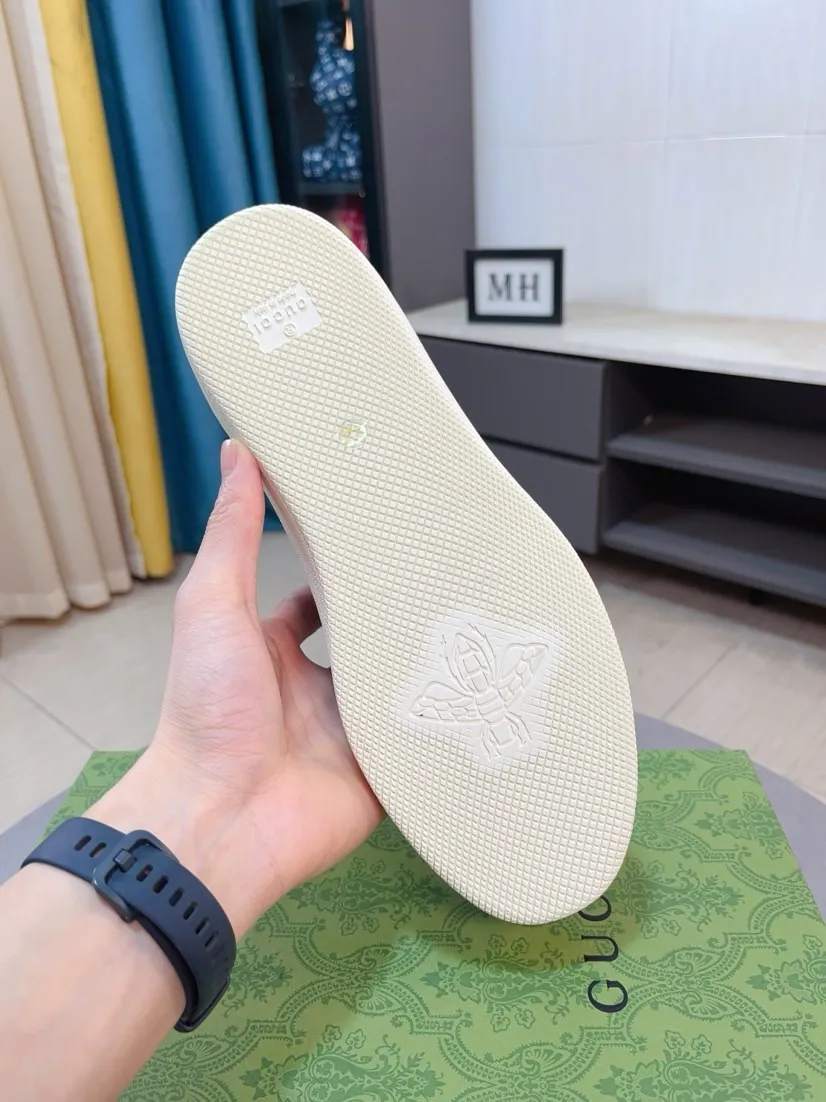 Men's shoes 💰400🌹🌹[GUCCI] Gucci's new lace-up casual men's shoes are on the market first, and the materials and workmanship are superior to all versions on the market. The highest quality shipped first-layer cowhide with imported original perforated materials➕Genuine leather lining, privately molded soft outsole, high foot comfort, imported special materials highlight the brand's unique charm, high-end customization 38-44